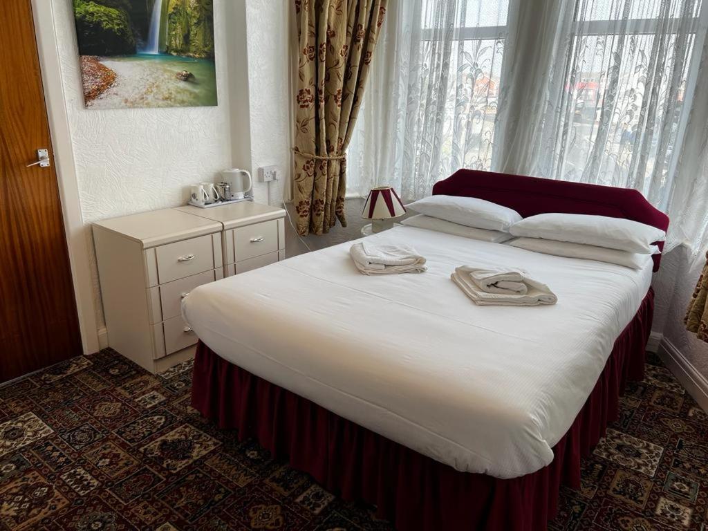 Delton Hotel Blackpool Bagian luar foto